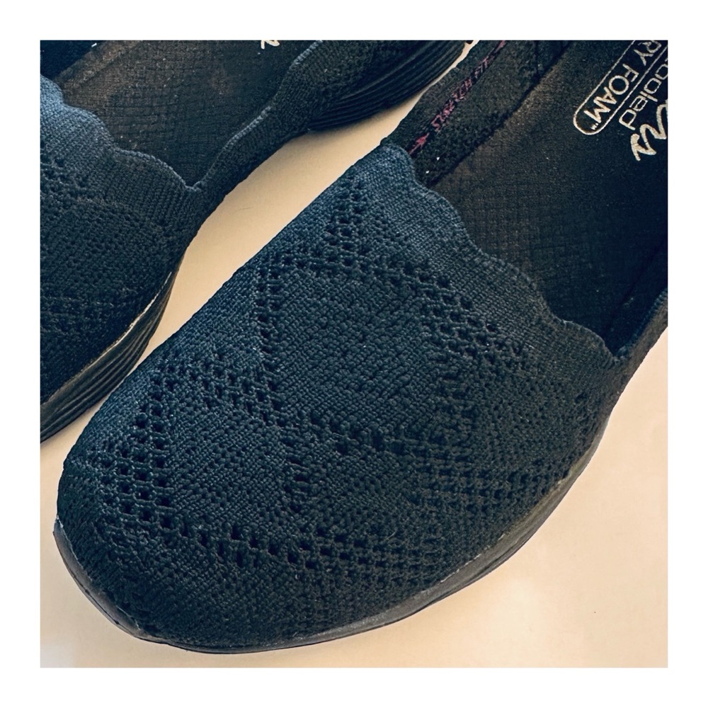 Skechers Black Knit Scallop Slip-On Seagar Sneakers 8.5 - Picture 6 of 8